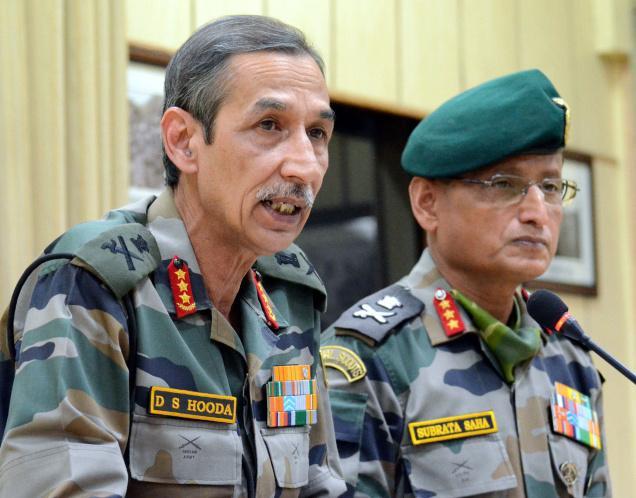 Northern army commander reviews security in Kashmir